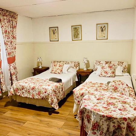 Hostal Plaza Londres 77 Сантяго Екстериор снимка