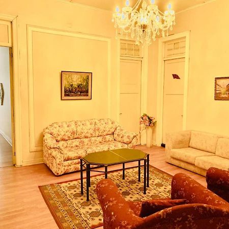 Hostal Plaza Londres 77 Сантяго Екстериор снимка