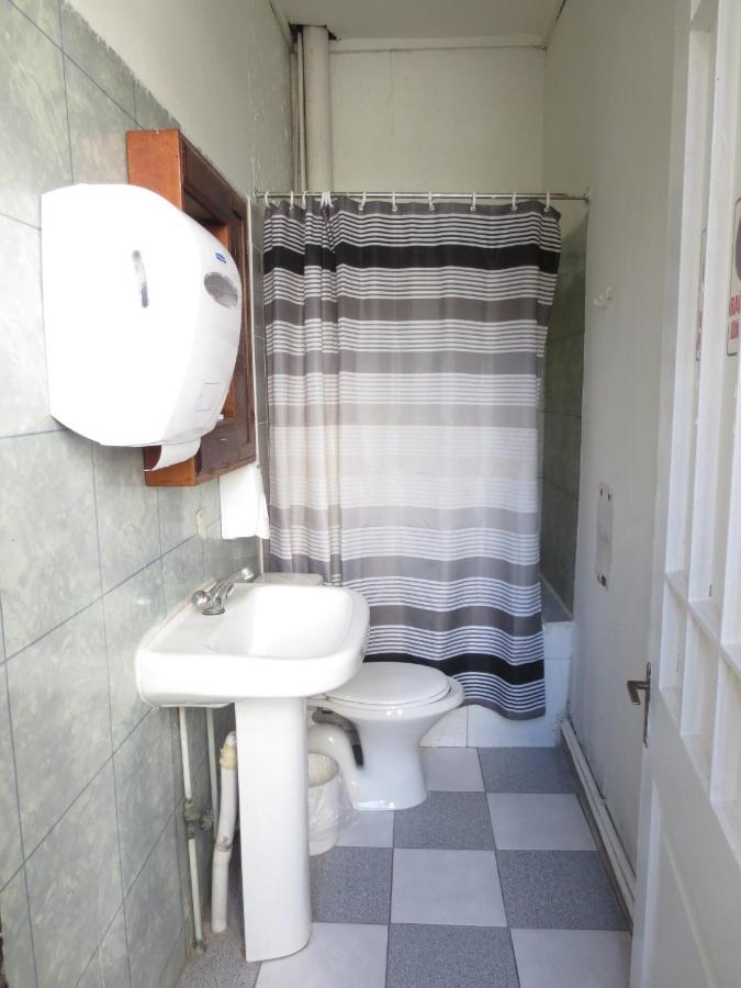 Hostal Plaza Londres 77 Сантяго Екстериор снимка