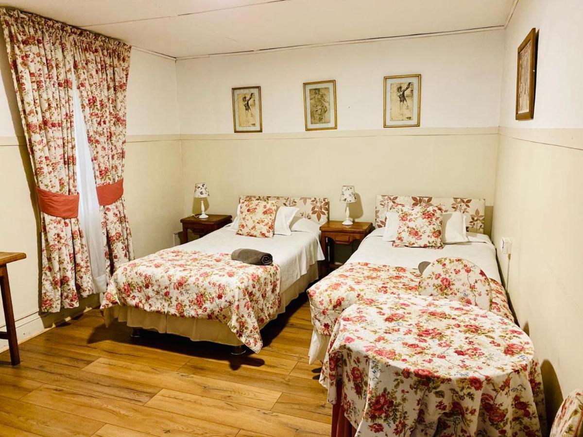 Hostal Plaza Londres 77 Сантяго Екстериор снимка
