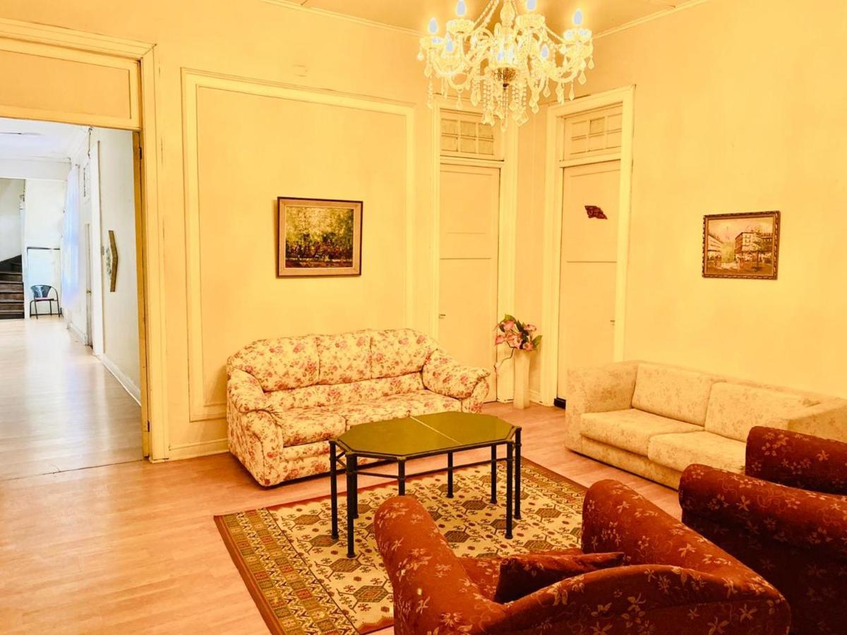 Hostal Plaza Londres 77 Сантяго Екстериор снимка
